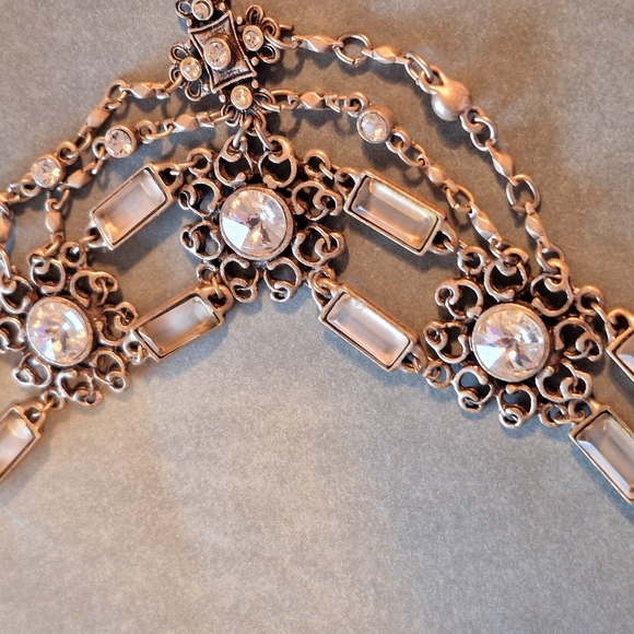 Elegant Silver Women's Necklace - Picture 5 of 7